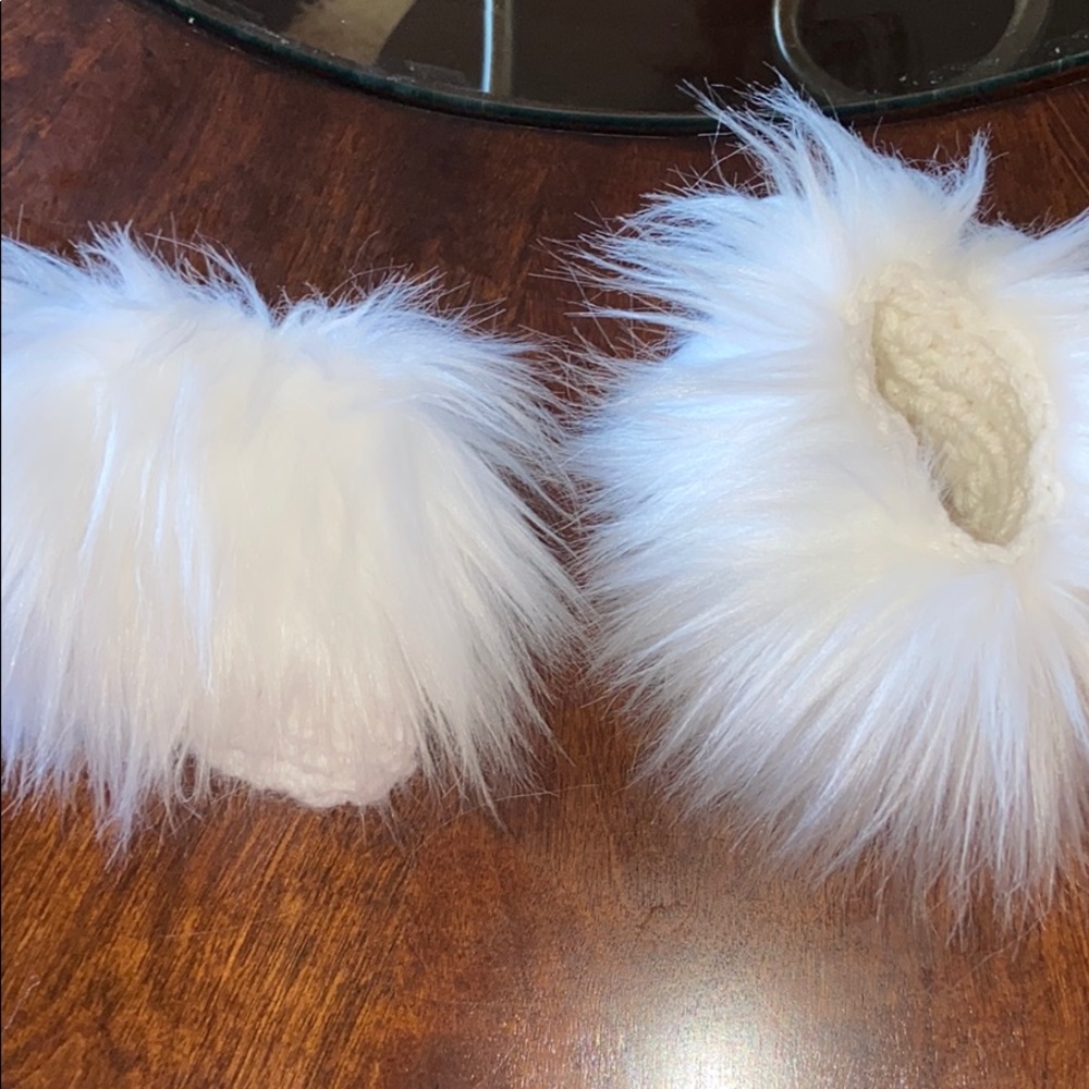 Baby fur crochet booties !! Excellent condition !
